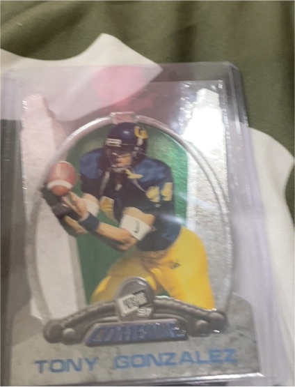 1997 Press Pass Combine Die Cut #22 Tony Gonzalez — front