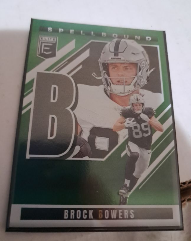 2025 Donruss Elite Spellbound #20 Brock Bowers — front