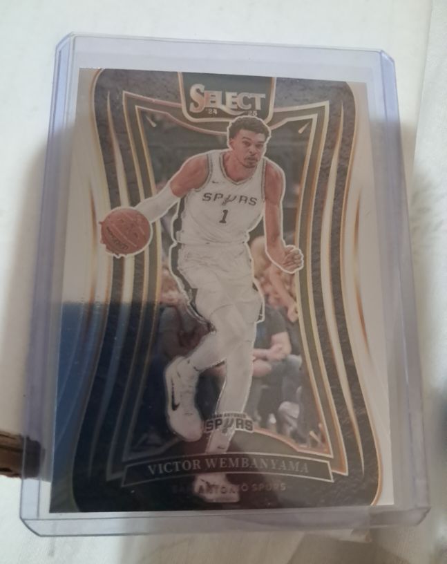 2024-25 Panini Select Mezzanine Level #309 Victor Wembanyama — front