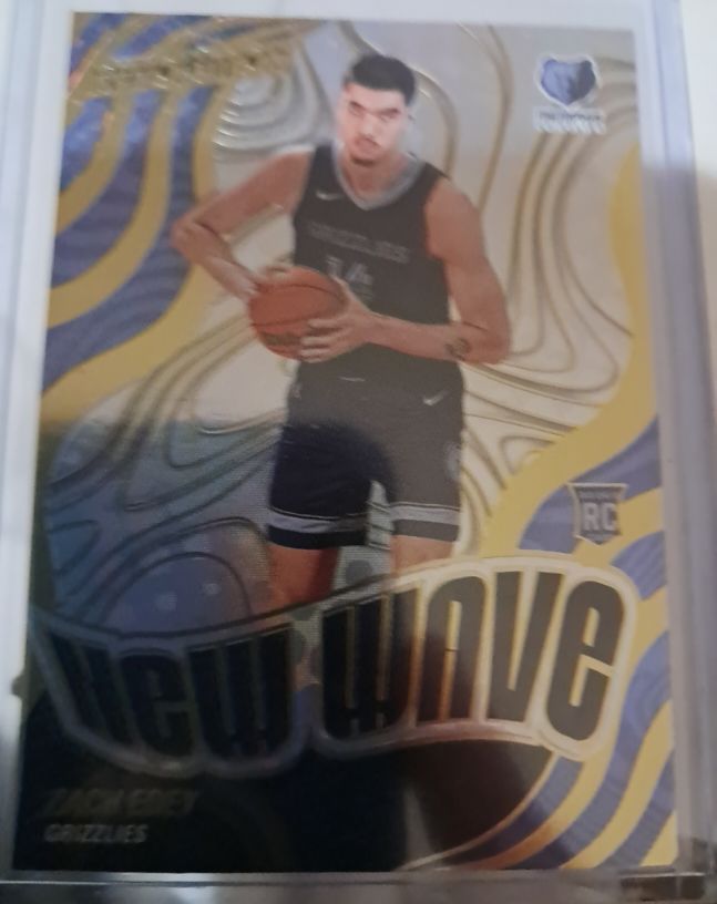 2024-25 Panini Revolution #10 Zach Edey New Wave — front
