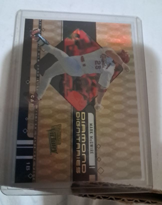 2000 Upper Deck Ultimate Victory Diamond Dignitaries #D5 Mark McGwire — front