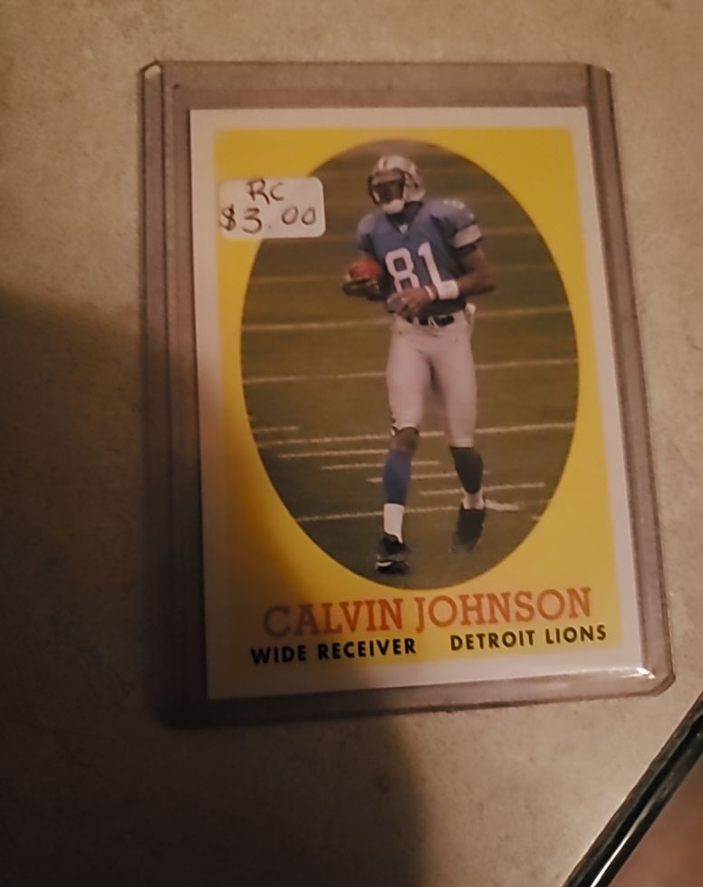 2007 Topps #8 Calvin Johnson — front