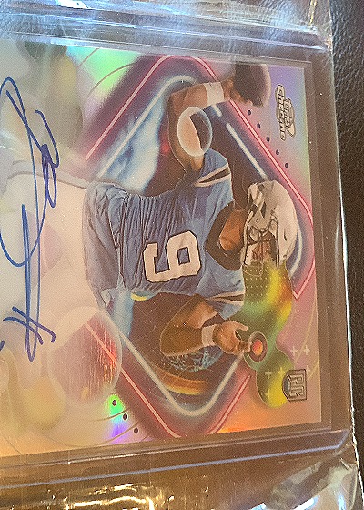 2023 Topps Chrome #4 Justin Herbert — front