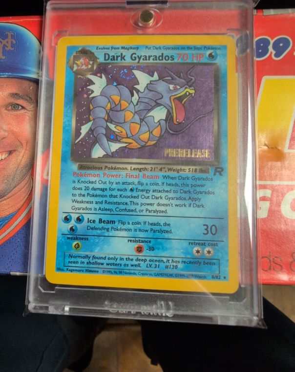 1999 Team Rocket #8 Dark Gyarados — front