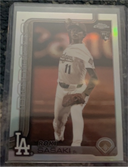 2025 Topps Chrome #217 Roki Sasaki — front