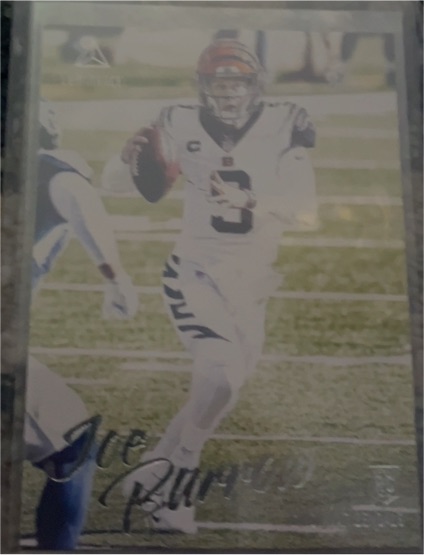 2020 Panini Chronicles Luminance #201 Joe Burrow — front