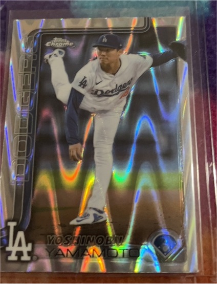 2025 Topps Chrome #179 Yoshinobu Yamamoto — front