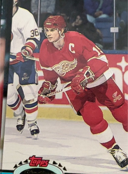 1993-94 Upper Deck #100 Steve Yzerman — front