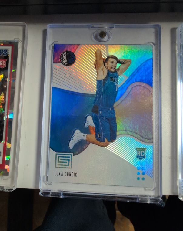 2018-19 Panini Status #172 Luka Doncic — front