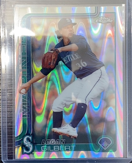 2025 Topps Chrome #11 Logan Gilbert — front