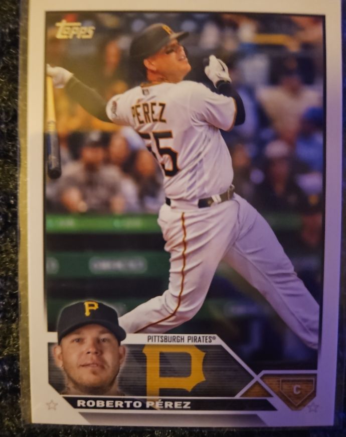 2023 Topps #133 Roberto Pérez — front