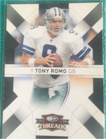 2009 Donruss Threads #28 Tony Romo — front