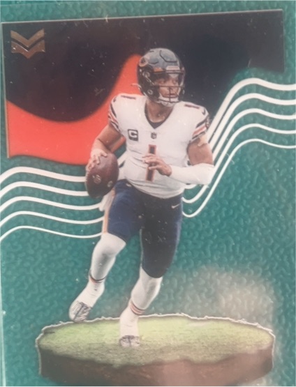 2022 Panini Chronicles Magnitude #MAG-8 Justin Fields — front