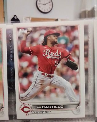 2022 Topps Series 2 #392 Luis Castillo — front