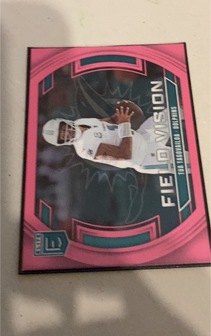 2025 Panini Donruss Elite #1 Tua Tagovailoa Pink Field Vision — front