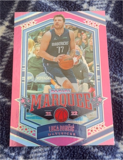 2021-22 Panini Chronicles Marquee #356 Luka Dončić — front