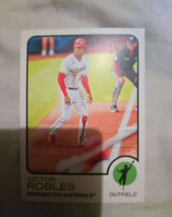 2022 Topps Heritage #229 Victor Robles Washington Nationals — front