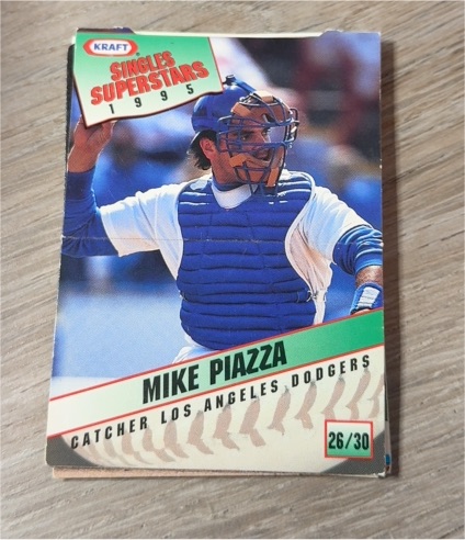 1995 Kraft Singles Superstars #26 Mike Piazza — front