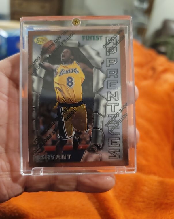 1996 Topps Finest #74 Kobe Bryant Rookie Card — front
