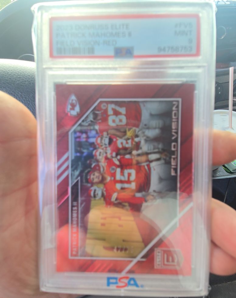 2023 Donruss Elite #FV5 Patrick Mahomes II Field Vision Red — front