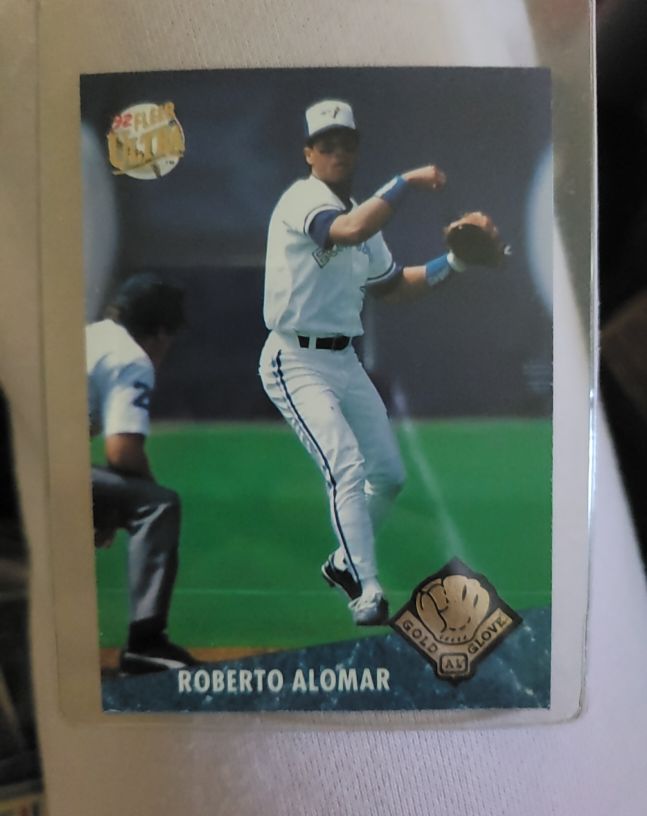 1992 Fleer Ultra #20 Roberto Alomar Gold Glove — front