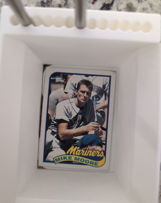 1989 Topps #28 Mike Moore — front