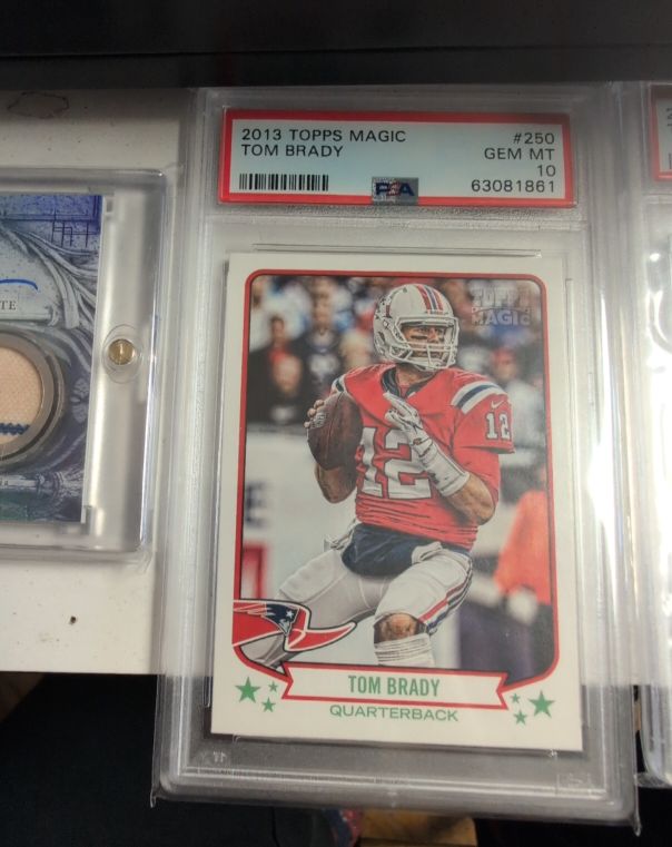 2013 Topps Magic #250 Tom Brady — front