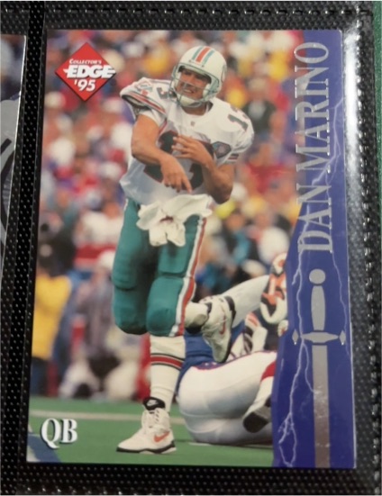 1995 Collector's Edge Excalibur #41 Dan Marino — front