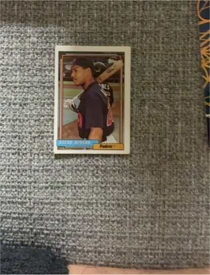 1992 Topps #112 Oscar Azocar — front