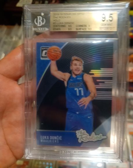 2018 Panini Donruss Optic The Rookies #3 Luka Dončić — front