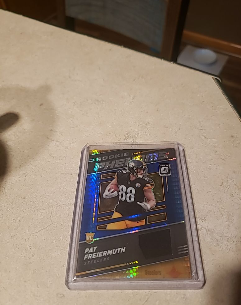 2021 Donruss Optic #88 Pat Freiermuth Rookie Phenoms Blue Hyper Prizm — front