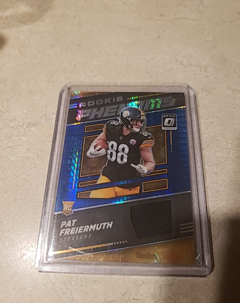 2021 Panini Donruss Optic #RP-32 Pat Freiermuth Rookie Phenoms — front