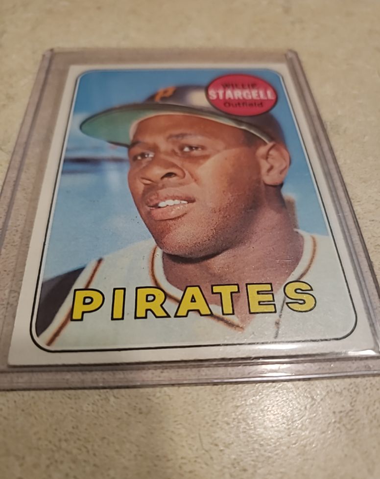 1969 Topps #545 Willie Stargell — front