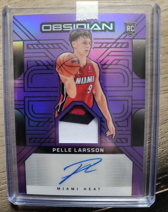 2024-25 Panini Obsidian #208 Pelle Larsson — front