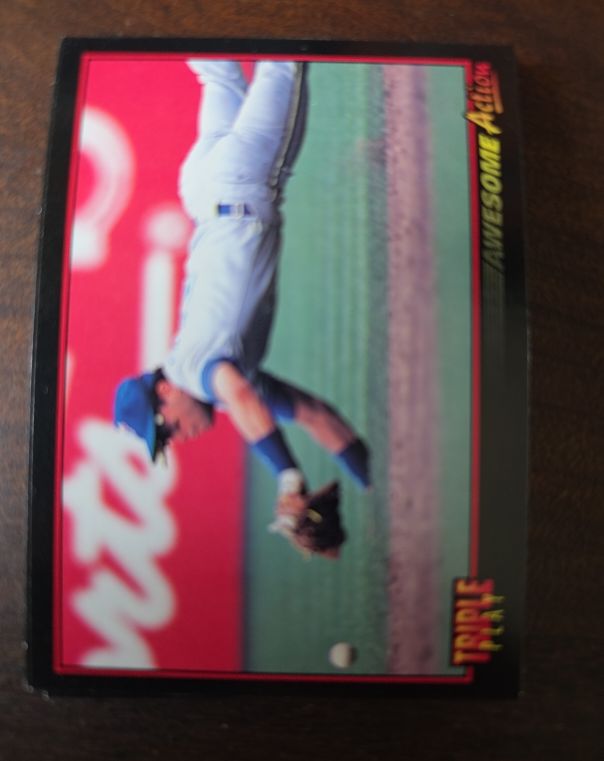 1993 Leaf Triple Play #200 Roberto Alomar — front
