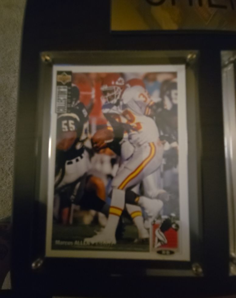 1995 Upper Deck #145 Marcus Allen — front