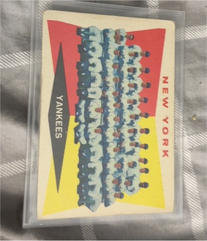 1960 Topps #332 New York Yankees Team — front