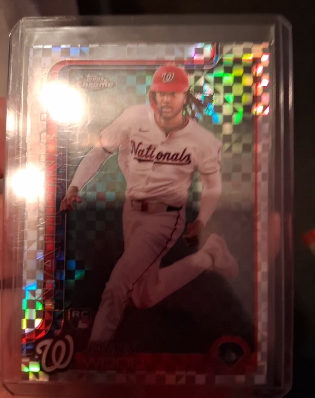 2025 Topps Chrome #132 James Wood — front