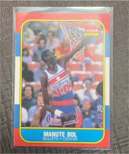 1986 Fleer #12 Manute Bol — front