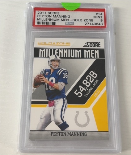 2011 Score #14 Peyton Manning Millennium Men Gold Zone — front