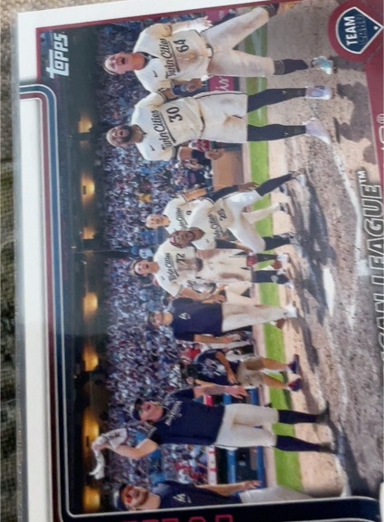 2025 Topps Series 1 #60 Chicago Cubs Team — front