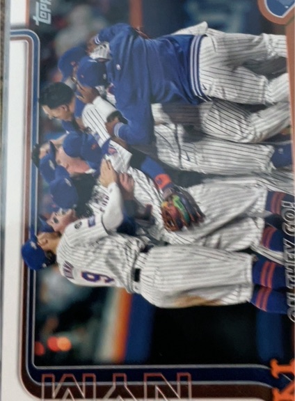 2025 Topps #432 On They Go! Bedlam Comes to Queens New York Mets — front