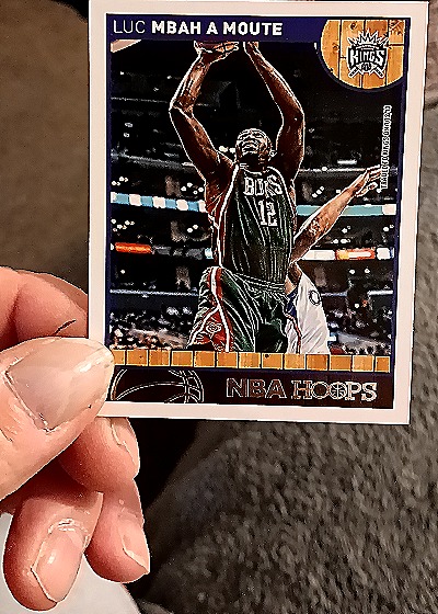 2011 NBA Hoops Luc Mbah a Moute Sacramento Kings — front