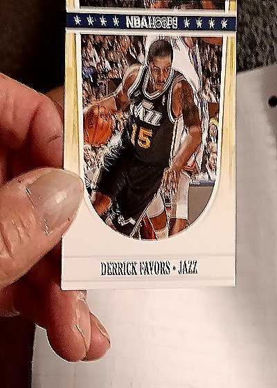 2011-12 Panini NBA Hoops #233 Derrick Favors — front
