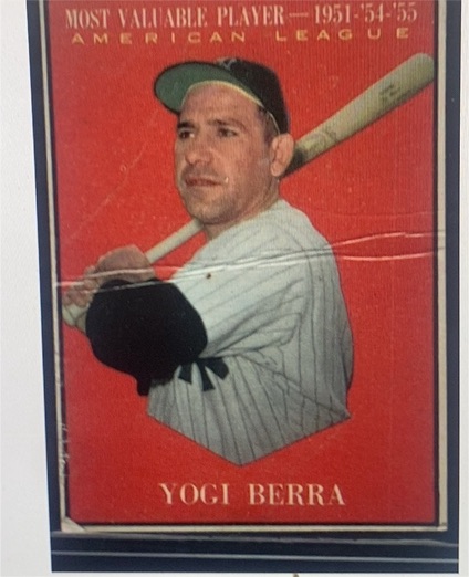 1961 Topps #472 Yogi Berra — front