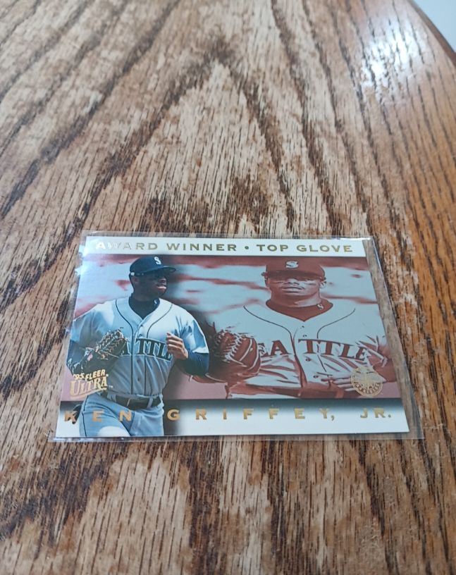 1995 Fleer Ultra Award Winners #6 Ken Griffey Jr. — front