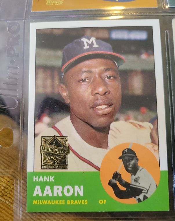 2000 Topps #10 Hank Aaron — front