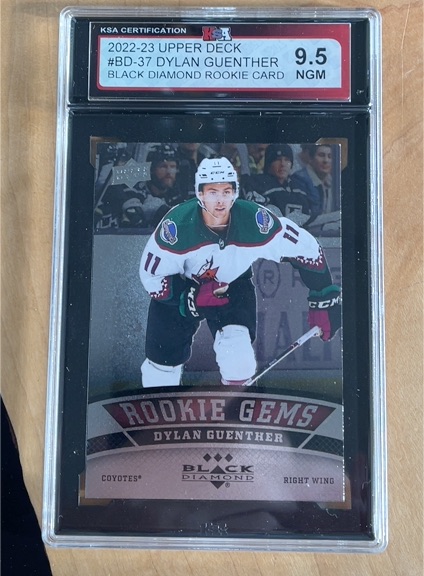 2022-23 Upper Deck 2006-07 Black Diamond Retro Rookie Gems #BD-37 Dylan Guenther — front