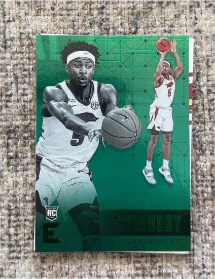 2021-22 Panini Chronicles Draft Picks Essentials #111 Moses Moody — front