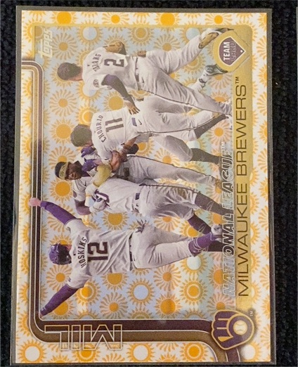 2025 Topps Series 2 #396 Milwaukee Brewers Holiday Sun — front